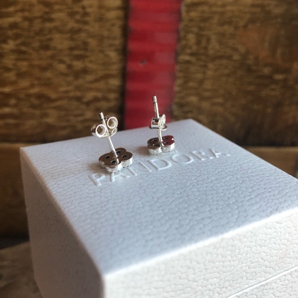 Pandora Earrings: Oriental Blossom Clear Cz - Picture 7 of 8